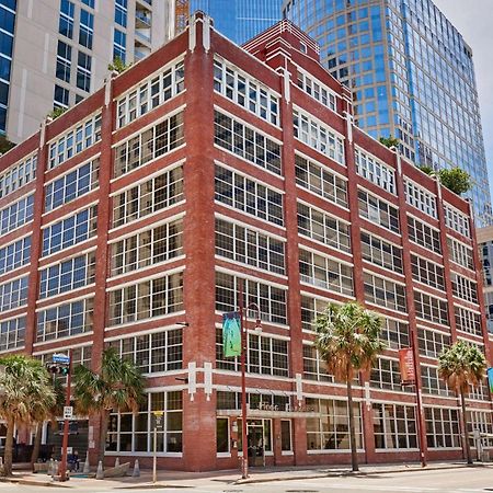 Reside Houston Downtown, A Wyndham Residence Экстерьер фото